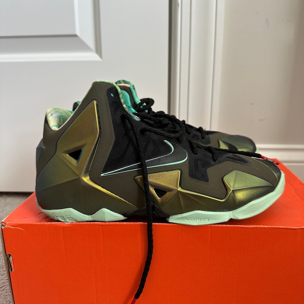 Nike Lebron Parachute Sneakers